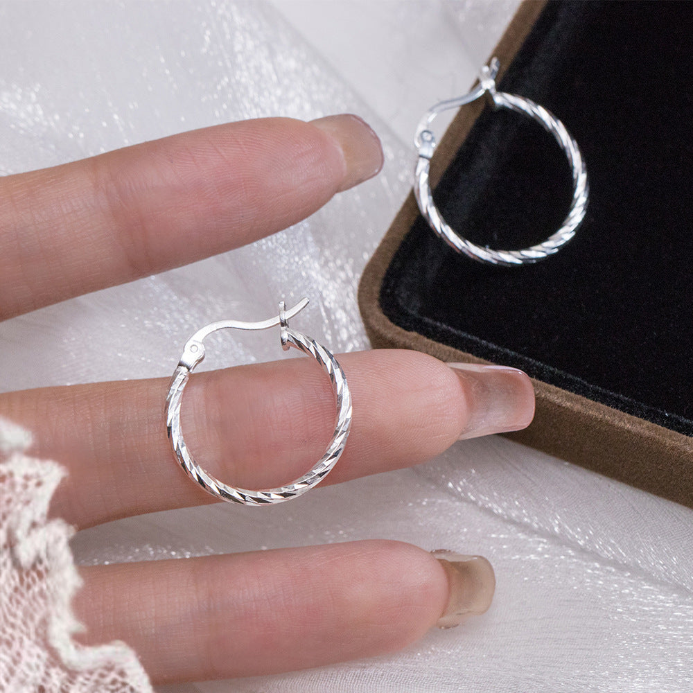 Round Ring Carven Earrings